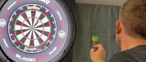 Bild enthält, Urban, Game, Darts, Head, Person, Adult, Male, Man