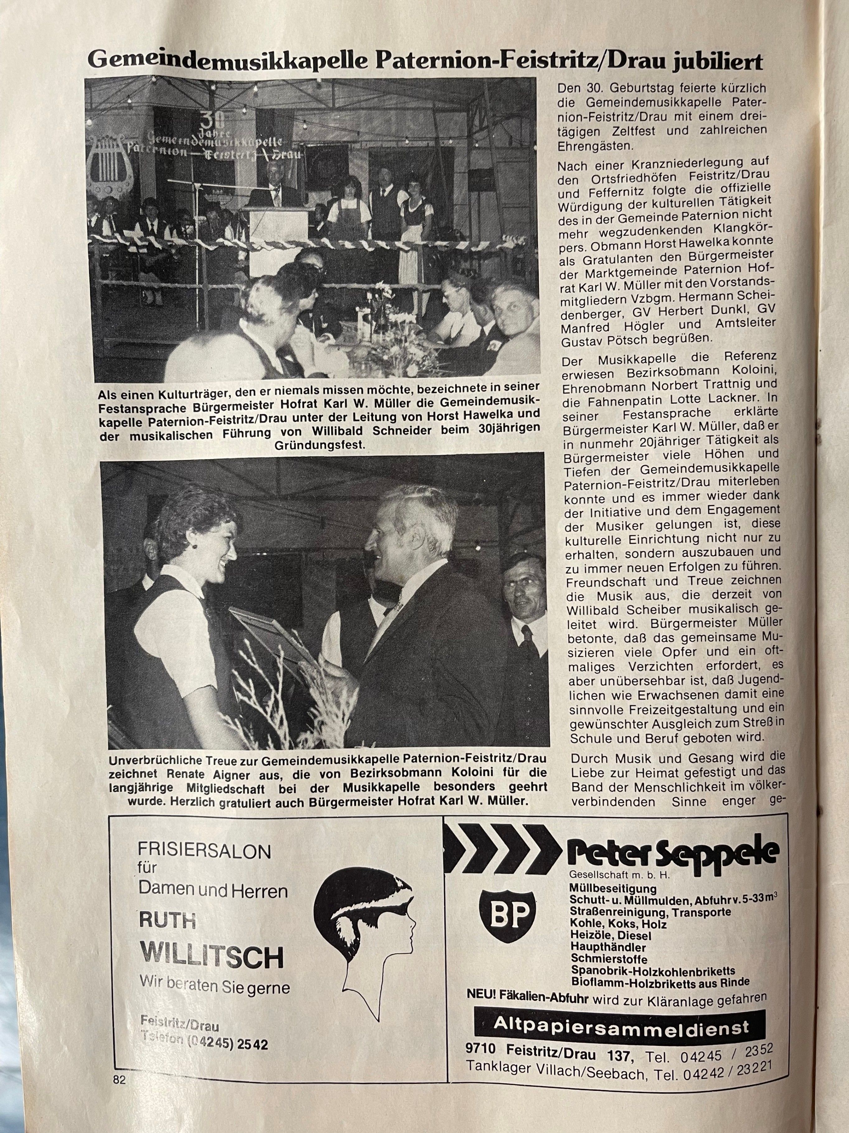 Ein Zeitungsartikel mit Bildern von Musikern und einer Rede. Der Artikel handelt von einem Musikfestival und den beteiligten Personen. Er enthält eine Liste von Namen und einen Titel.