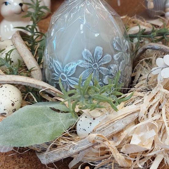 Bild enthält, Christmas, Christmas Decorations, Festival, Christmas Tree, Christmas Tree Ornaments, Face, Head, Person, Egg, Food