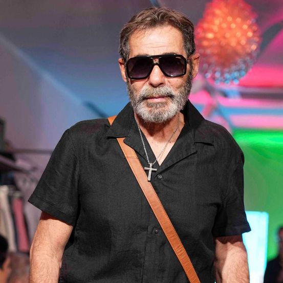 Bild enthält, Fashion, Accessories, Adult, Male, Man, Person, Sleeve, Face, Portrait, Sunglasses