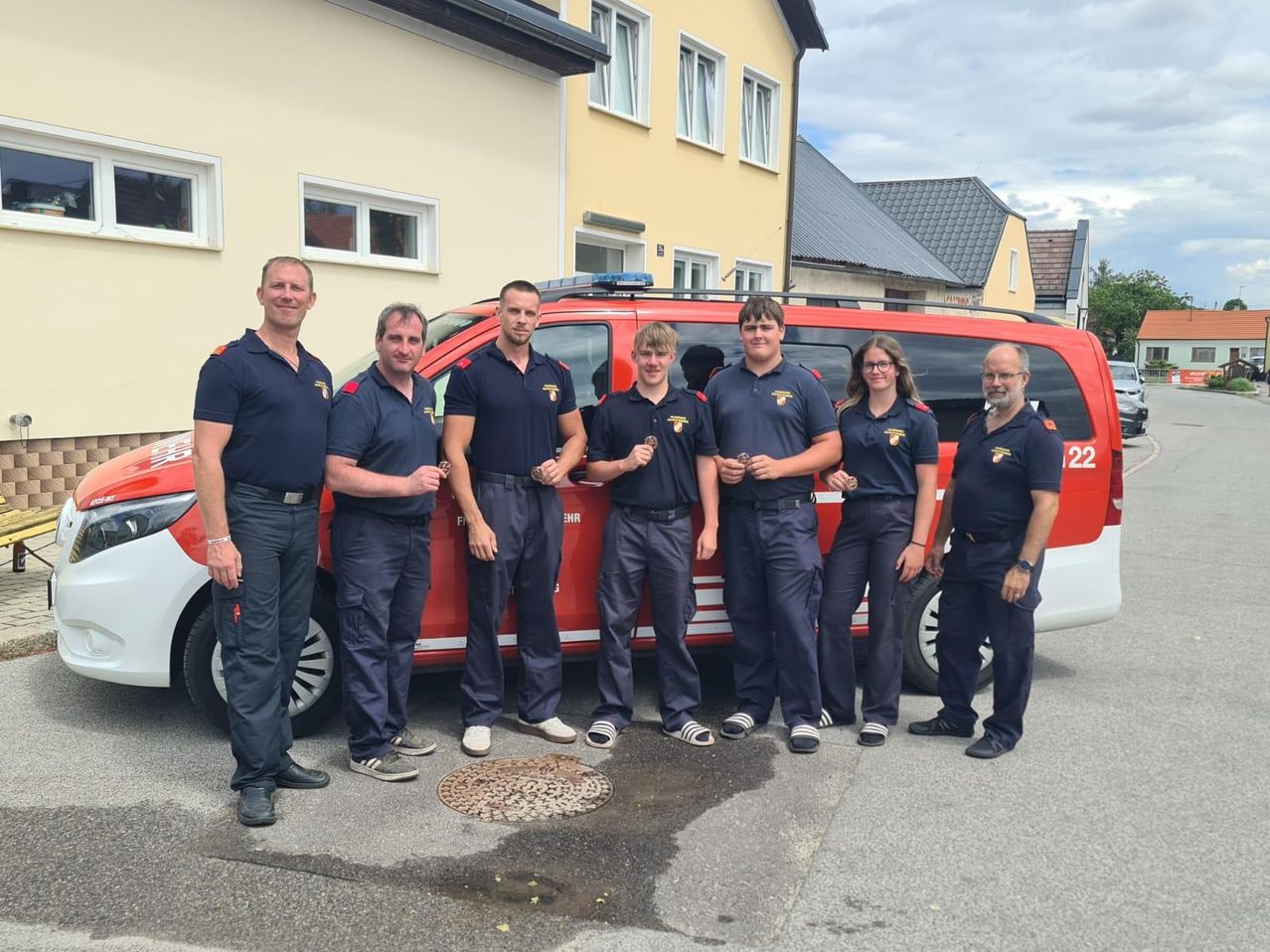 v.l.n.r.: Kdt. HBI Wolfgang Langer, PFM Andreas Nagl, FM Dennis Scherzer, FM Raphael Paulhart, PFM Andreas Wolf, FM Marie Pejcl und Kdt-St. BI Michael Kaufmann