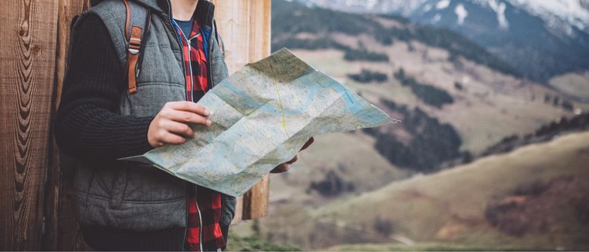 Bild enthält, Mountain Range, Outdoors, Peak, Person, Photography, Bag, Hiking, Jacket, Face, Backpacking