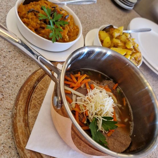 Bild enthält, Cooking Pan, Cookware, Food, Food Presentation