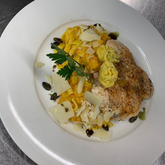 Bild enthält, Food, Food Presentation, Plate, Cilantro