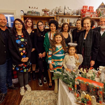 Bild enthält, People, Person, Coat, Jacket, Adult, Male, Man, Blazer, Suit, Pants