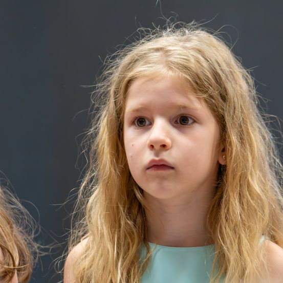 Bild enthält, Blonde, Person, Child, Female, Girl, Head, Face, Photography, Portrait, Woman