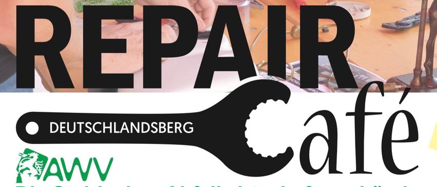 Eine Person hält ein Werkzeug vor einem Holztisch, mit dem Wort Reparatur darüber und einem Schraubenschlüssel darunter.