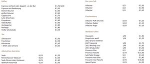 Das Bild zeigt eine Weinkarte mit verschiedenen Optionen. Es listet Preise für Weine wie Villacher, Flaschenbiere und Rotwein auf. Die Karte beinhaltet auch Spirituosen wie Grappa, Campari und verschiedene Liköre. Die Preise reichen von €0,25 bis €4,10.