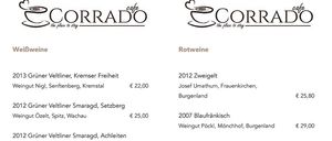 Eine Tabelle mit verschiedenen Weinen, einschließlich ihrer Jahrgänge, Produzenten und Preise. Die Weine stammen aus Österreich, Italien und Deutschland, darunter Grüner Veltliner, Blaufränkisch und Riesling. Jeder Eintrag gibt den Weinberg, das Weingut und die Region an.