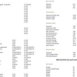 Das Bild zeigt eine Preisliste für verschiedene Getränke. Es enthält Kategorien für Bier, Wein und Spirituosen, mit Preisen für verschiedene Größen und Typen. Die Liste umfasst Marken wie Villacher und Prosecco sowie spezifische Weinangebote wie DAC Traisenal und Rotwein. Die Preise reichen von 0,25 bis 4,10 Euro.