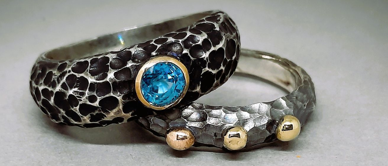 Bild enthält, Accessories, Jewelry, Gemstone, Ring, Diamond, Animal, Insect, Invertebrate