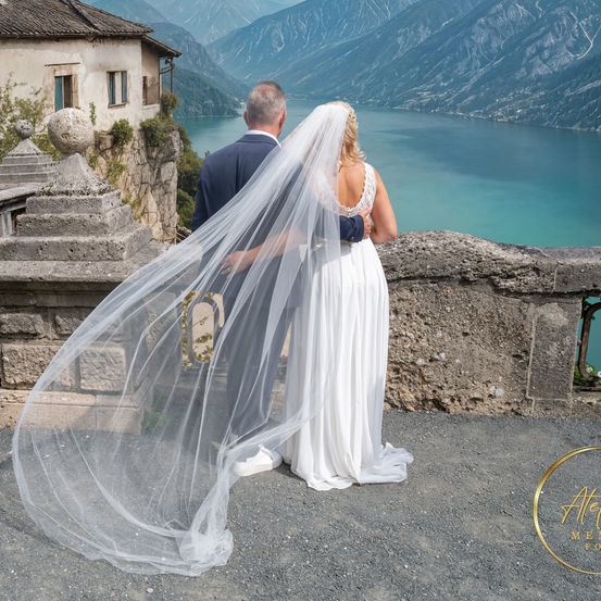 Bild enthält, Dress, Fashion, Formal Wear, Gown, Wedding Gown, Adult, Bride, Female, Person, Woman