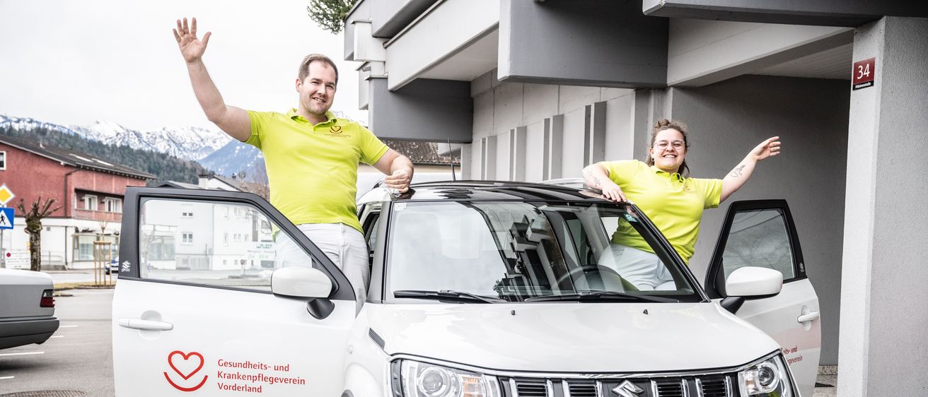 Bild enthält, Adult, Female, Person, Woman, Male, Man, Road Trip, Vacation, Car, Wheel