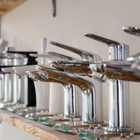 Bild enthält, Sink, Sink Faucet, Tap, Cookware