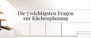 Bild enthält, Indoors, Interior Design, Furniture, Sideboard, Cabinet, Plant, Shelf, Kitchen, Sink, Sink Faucet