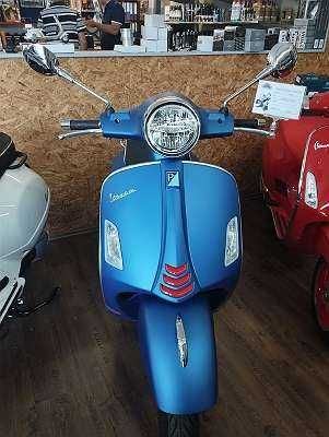 Bild enthält, Motorcycle, Transportation, Vehicle, Motor Scooter, E-scooter, Moped