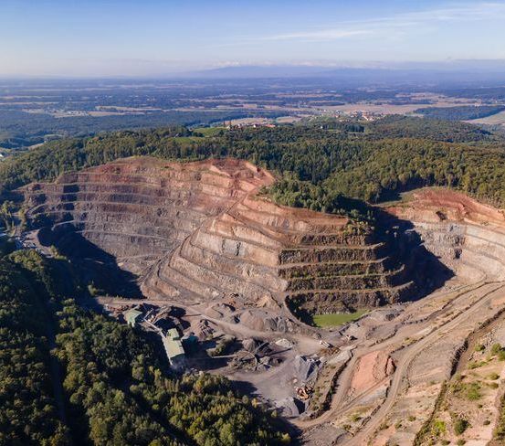 Bild enthält, Plant, Vegetation, Mining, Outdoors, Nature, Land, Tree, Woodland