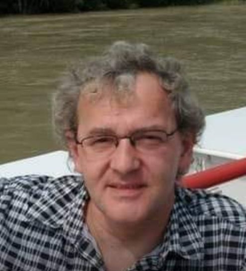 Bild enthält, Face, Head, Person, Photography, Portrait, Glasses, Smile, Adult, Male, Man