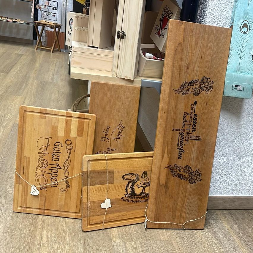 Bild enthält, Hardwood, Wood, Stained Wood, Cricket, Cricket Bat, Sport, Food