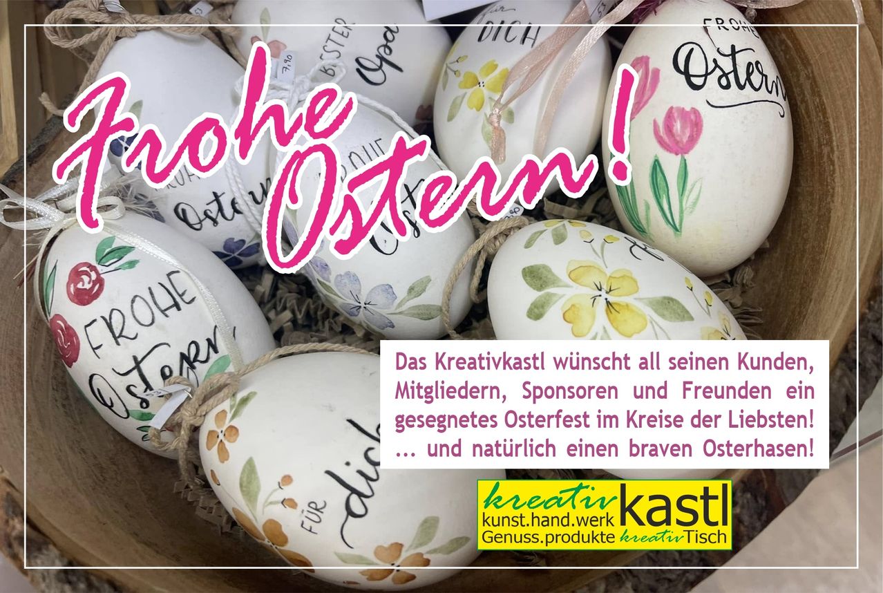 Eine Sammlung handbemalter Eier mit Blumendesigns. Der rosa Text lautet 'rohe Ostern!' und weißer Text sagt 'Dich'. Es gibt ein weißes und rosa Etikett, das 'Das Kreativkastl wünscht' liest.