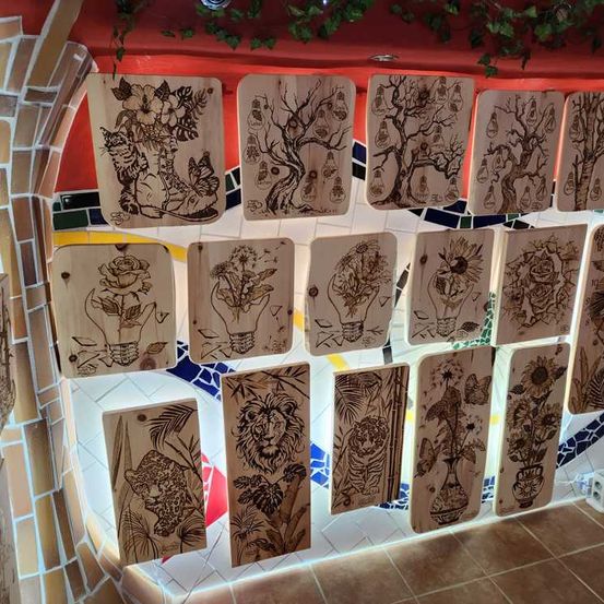 Bild enthält, Tile, Indoors, Interior Design, Art, Tape, Mosaic, Pattern, Painting