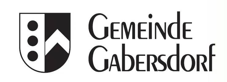 Das Logo der Gemeinde Gabersdorf mit einem Wappen, das drei Kreise und ein Dreieck enthält.