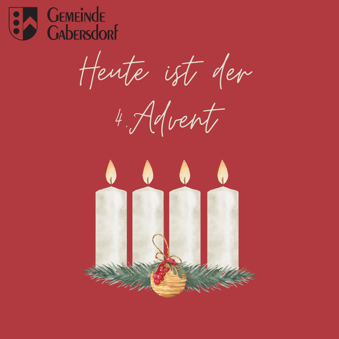 Roter Hintergrund mit 'Gemeinde Gabersdorf' oben. Vier Kerzen sind dargestellt, die den 4. Advent repräsentieren. Darunter befindet sich ein Kranz mit einem kleinen Ornament, geschmückt mit Tannenzweigen.