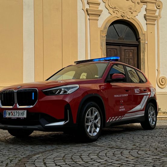 Bild enthält, Car, Transportation, Vehicle, Machine, Wheel, Alloy Wheel, Car Wheel, Spoke, Tire