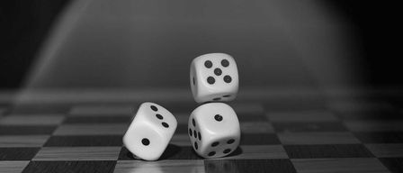 Bild enthält, Game, Dice, Chess