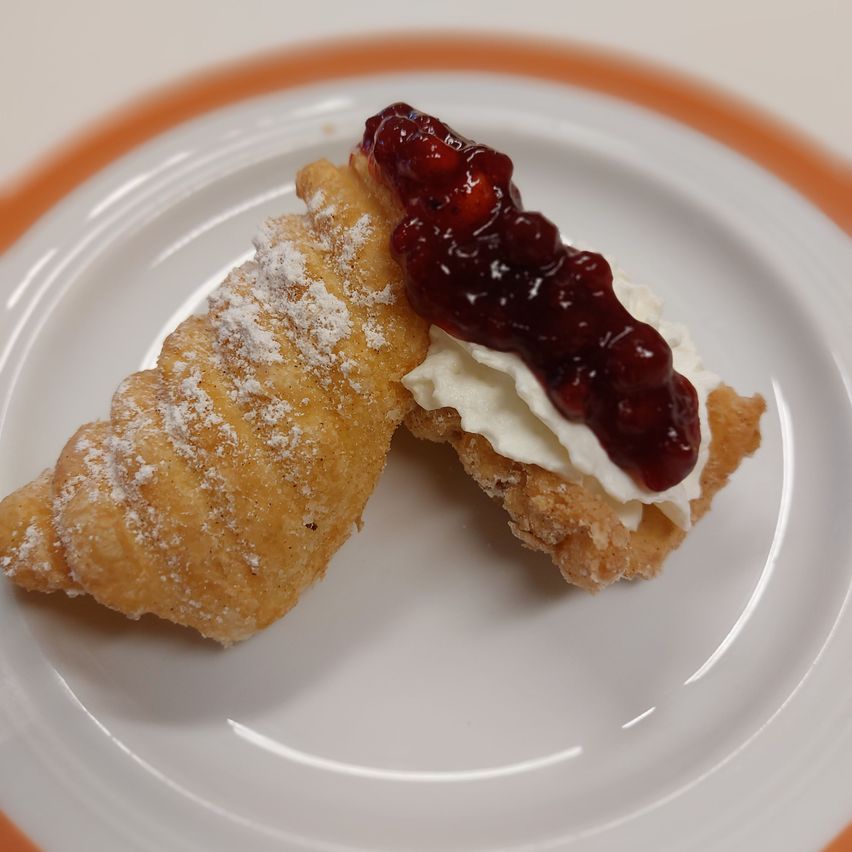 Bild enthält, Food, Food Presentation, Dessert, Pastry, Ketchup, Plate