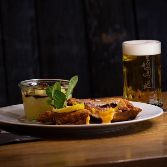 Bild enthält, Food, Food Presentation, Glass, Brunch, Alcohol, Beer, Beverage