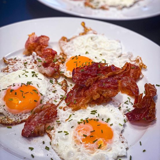 Bild enthält, Food, Egg, Fried Egg, Plate