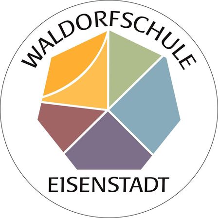 Ein rundes Logo mit den Worten 'WALDORFSCHLUE' oben und 'EISENSTADT' unten. Das Logo zeigt eine geometrische Form, die in sechs verschiedene farbige Abschnitte unterteilt ist.