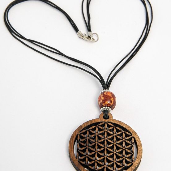 Bild enthält, Accessories, Pendant, Jewelry, Necklace