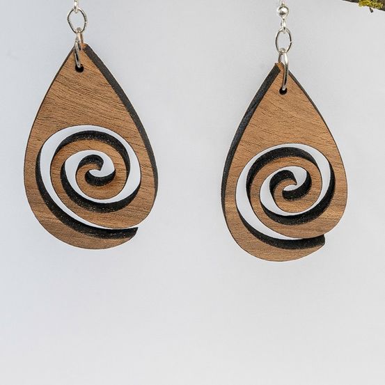 Bild enthält, Accessories, Earring, Jewelry, Art