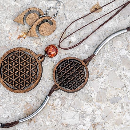 Bild enthält, Accessories, Jewelry, Locket, Pendant