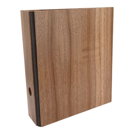 Bild enthält, Wood, Plywood, Cabinet, Furniture, Pottery, Hardwood, Jar, Mailbox, Indoors, Interior Design