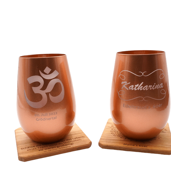 Bild enthält, Glass, Pottery, Jar, Cup, Vase, Alcohol, Beer, Beverage