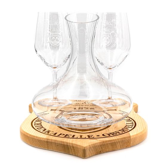 Bild enthält, Glass, Pottery, Jar, Alcohol, Beverage, Liquor