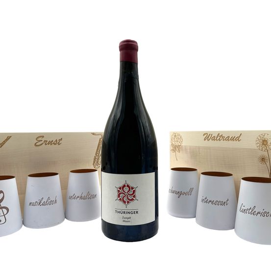 Bild enthält, Alcohol, Beverage, Bottle, Liquor, Wine, Wine Bottle, Red Wine, Cup