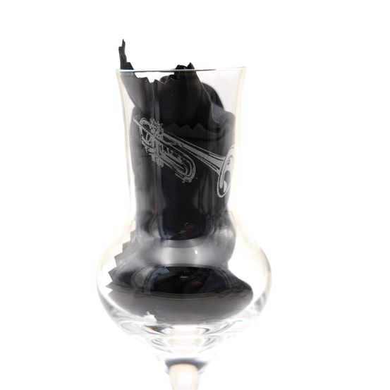 Bild enthält, Glass, Jar, Pottery, Vase, Alcohol, Beverage, Bottle