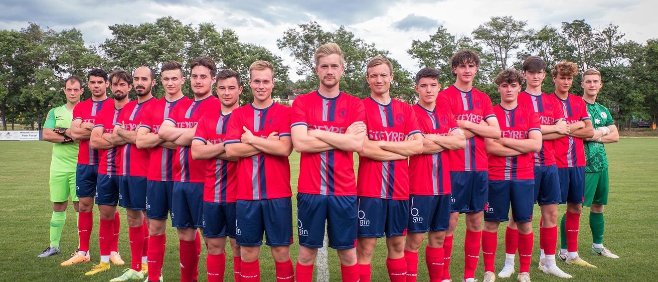 Bild enthält, People, Person, Groupshot, Boy, Male, Teen, Adult, Man, Shorts, Team