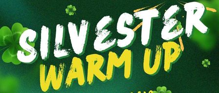 Plakat für Silvester Warm Up am 31. Dezember 2025, Beginn um 15 Uhr. Veranstaltung am Parkplatz und Sportplatz in Hof/Kirchberg, mit Feuerwerk um 17:30 Uhr.