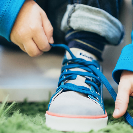 Bild enthält, Clothing, Footwear, Shoe, Sneaker, Person