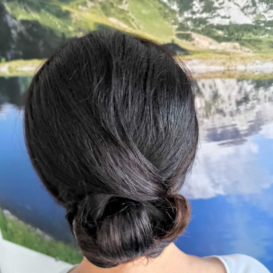 Bild enthält, Hair, Person, Adult, Female, Woman, Bun (Hairstyle)