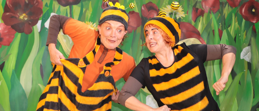 Bild enthält, Adult, Female, Person, Woman, Face, Photography, Portrait, Flower, Hat, Rose