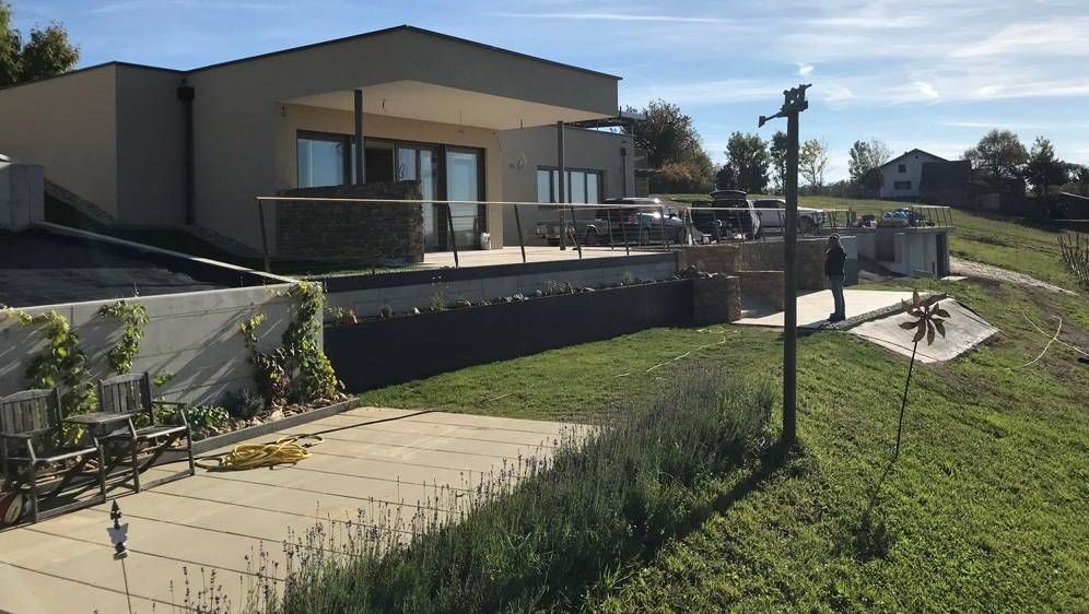 v1_migrated_image_11684995