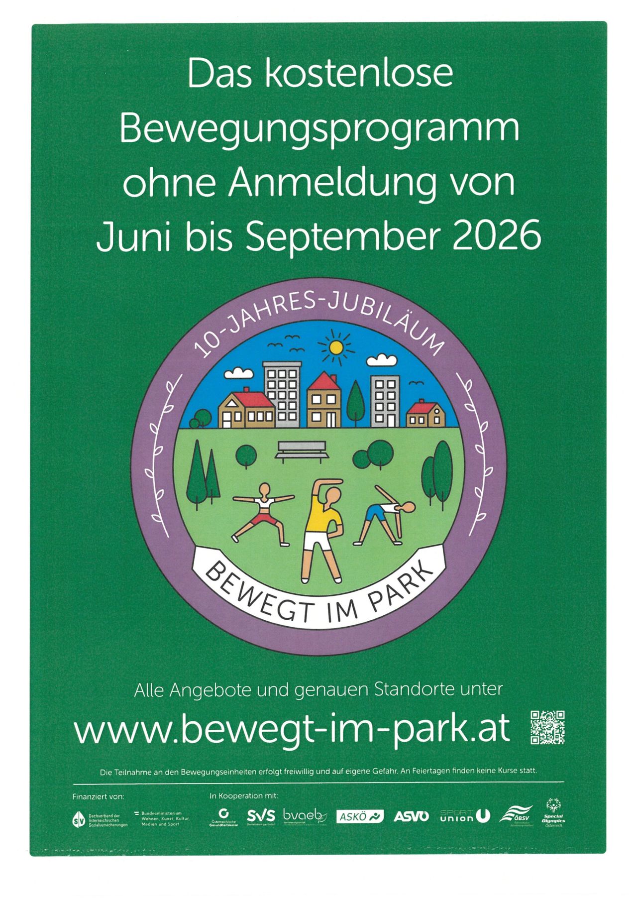 Poster advertising a movement program without registration from June to September 2026. Features a logo with people exercising in a park. Details and locations are available at www.bewegt-im-park.at.