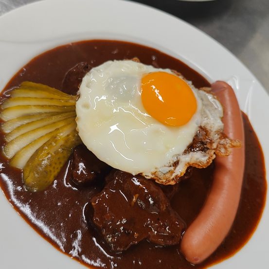 Bild enthält, Egg, Food, Food Presentation, Plate, Fried Egg, Pen