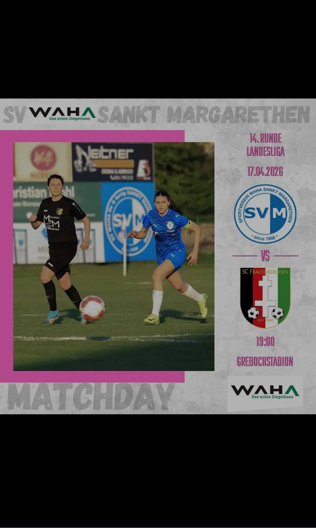 Zwei Fußballspielerinnen sind auf dem Spielfeld. Eine trägt ein schwarzes Trikot und die andere ist in Blau. Sie spielen ein Spiel am 17. April 2026 um 19:00 Uhr.